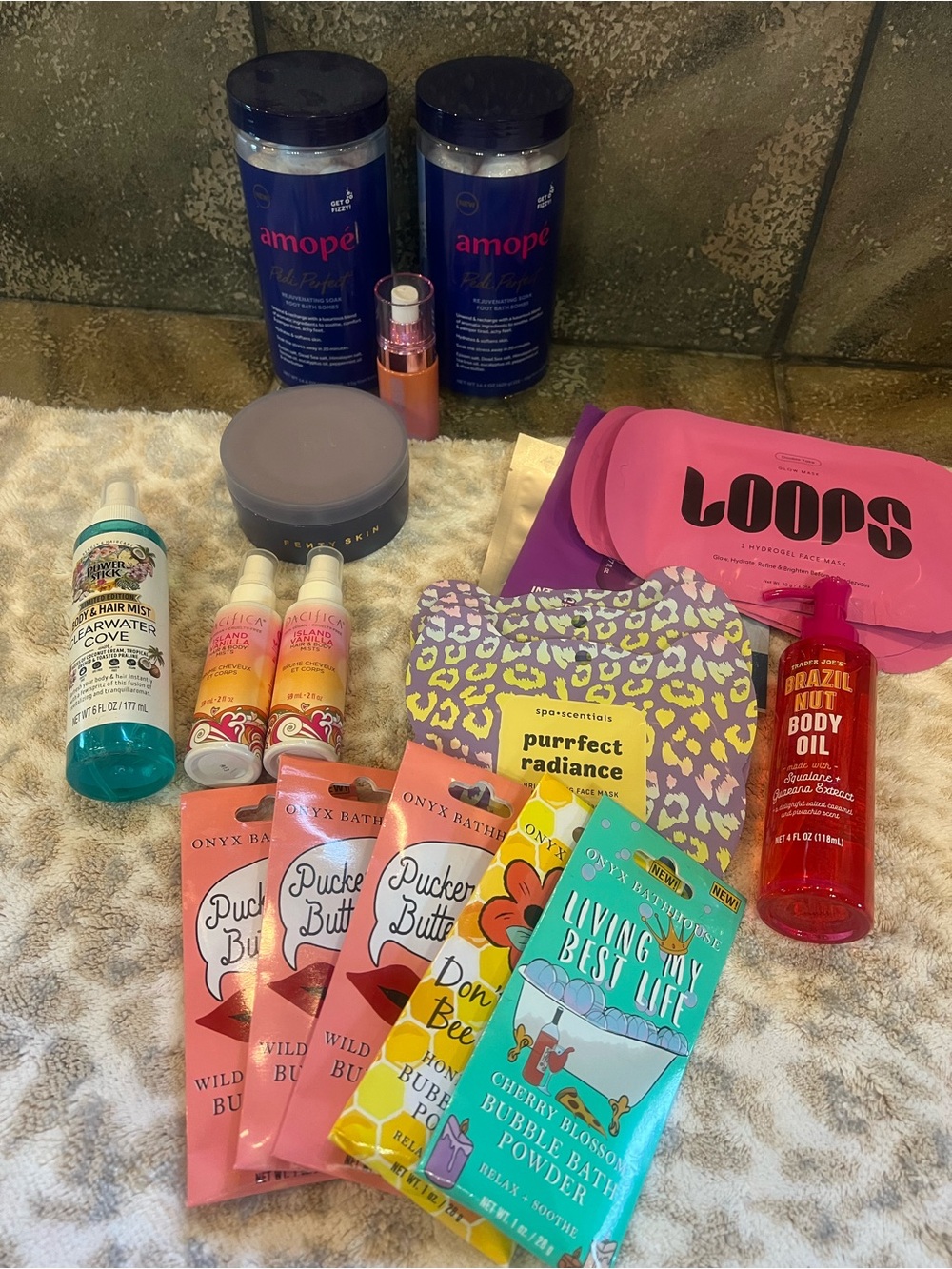 Fenty Beauty Assorted Pink, Purple, Yellow, Teal Bath & Body Set